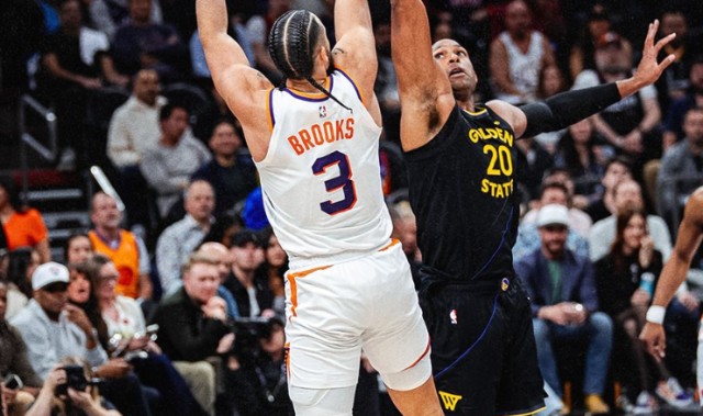 极速赛车开奖结果-库里缺席逆转太阳14分！勇士5人上双命中20三分 狄龙24+6丢关键球