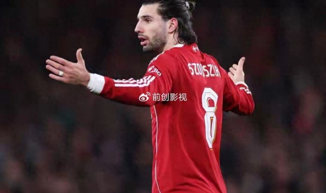 极速赛车-斯洛特再让核心踢边卫？利物浦这“神操作”连自己人都看不下去了|索博斯洛伊|诺丁汉森林|远藤航|皮尔斯|球员_新浪体育_新浪新闻