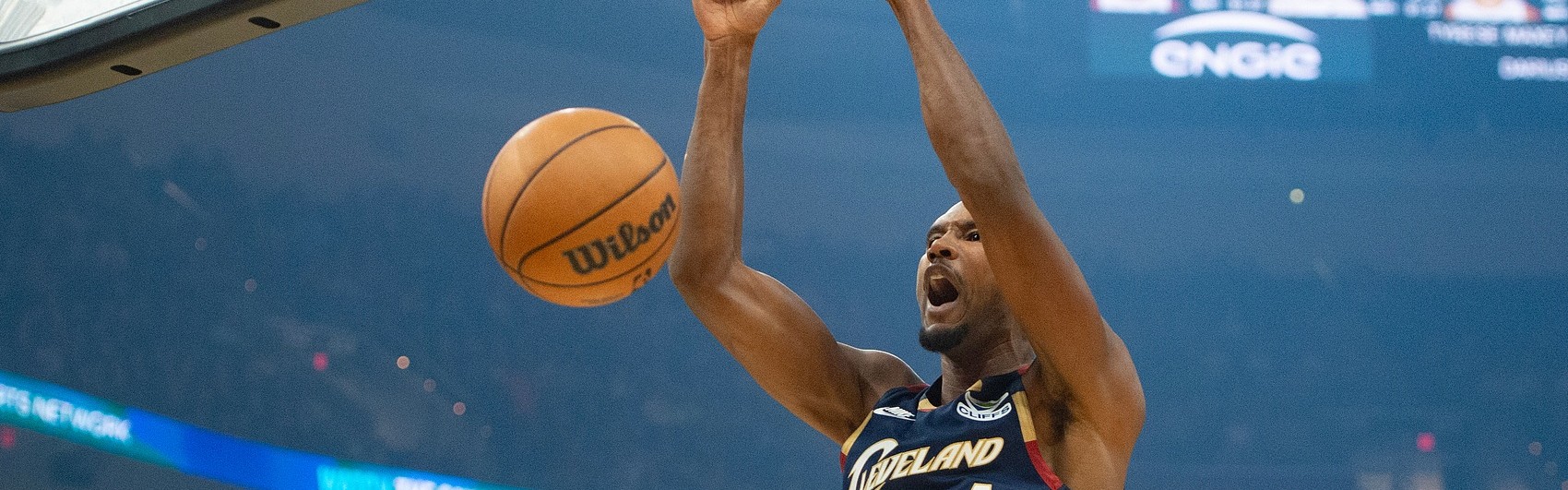 极速赛车开奖记录-下半场机会不多！小莫布里半场就拿到13分11板 全场14分14板3帽